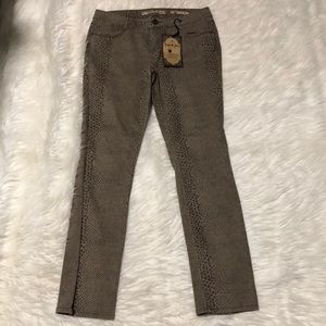 Vanilla jeans fit and skinny size 6